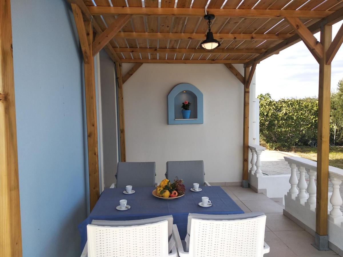 Rita Mare Seafront Villas Heated Pools Генади Екстериор снимка