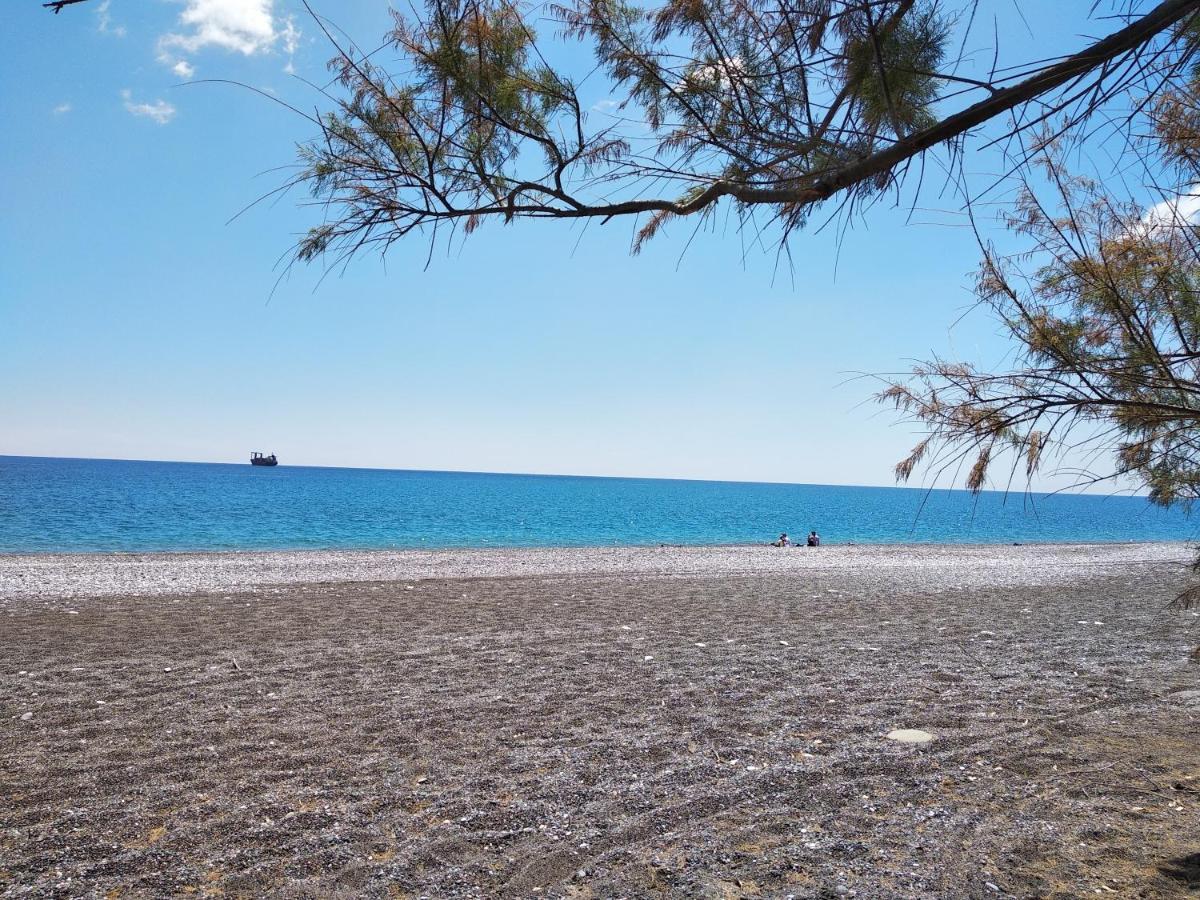 Rita Mare Seafront Villas Heated Pools Генади Екстериор снимка