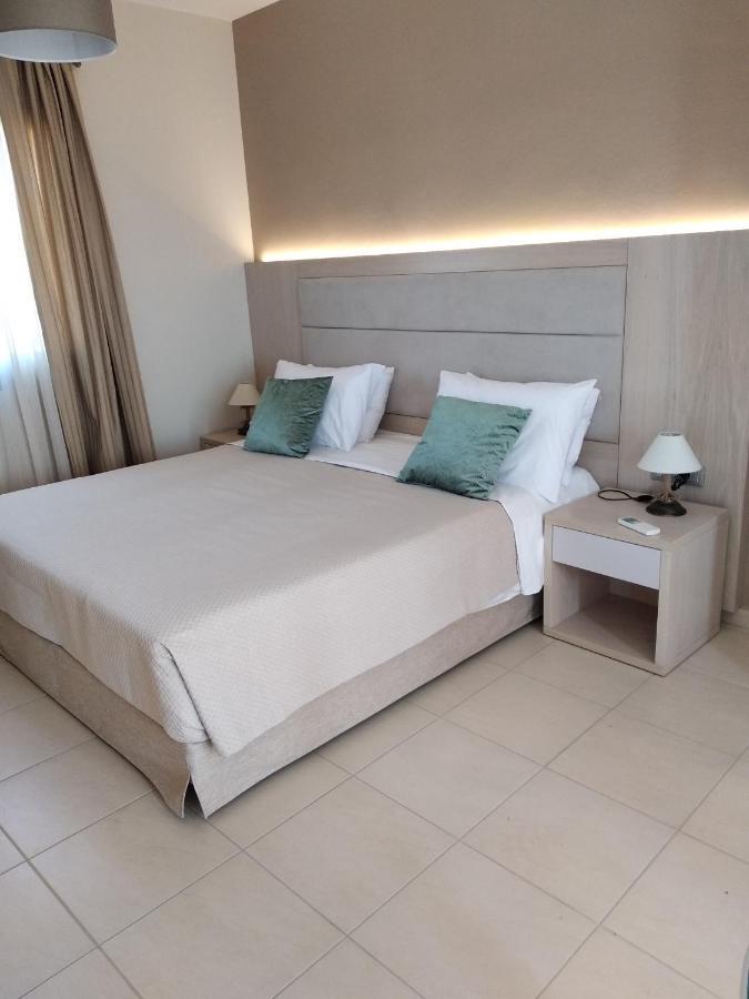 Rita Mare Seafront Villas Heated Pools Генади Екстериор снимка