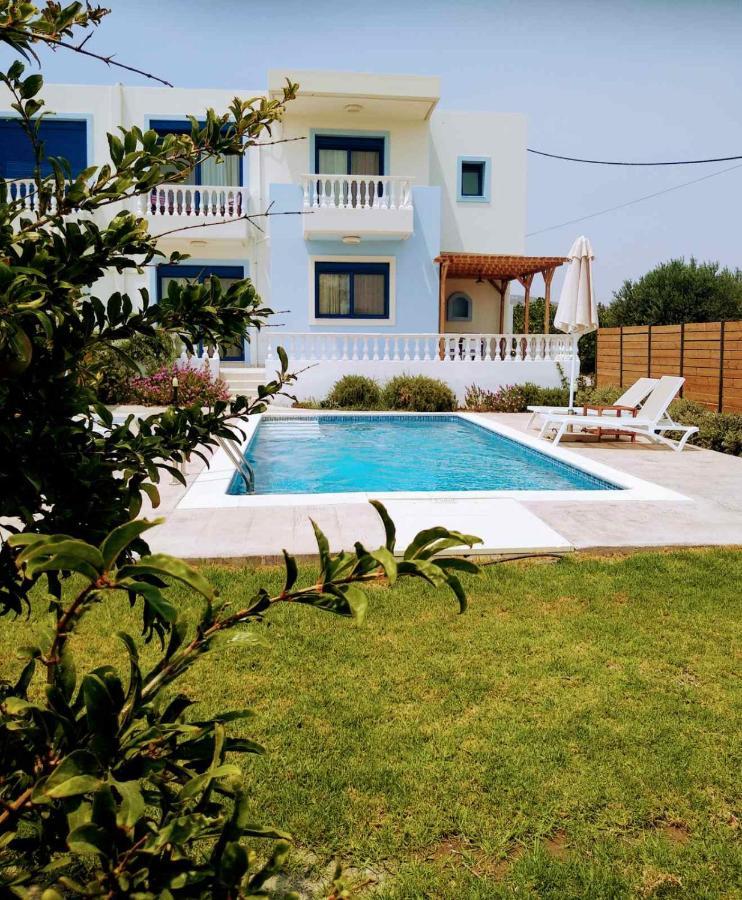 Rita Mare Seafront Villas Heated Pools Генади Екстериор снимка