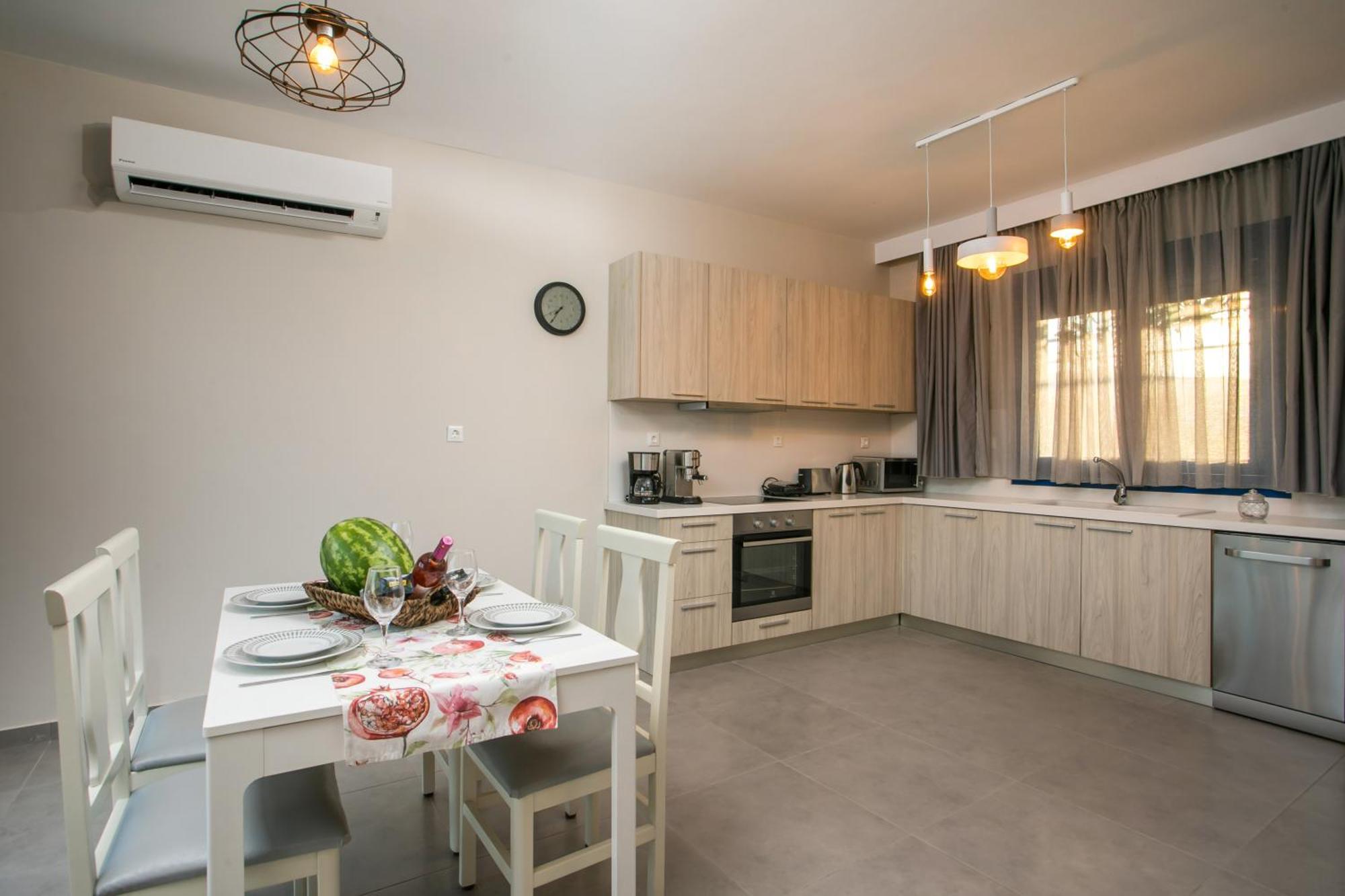 Rita Mare Seafront Villas Heated Pools Генади Екстериор снимка