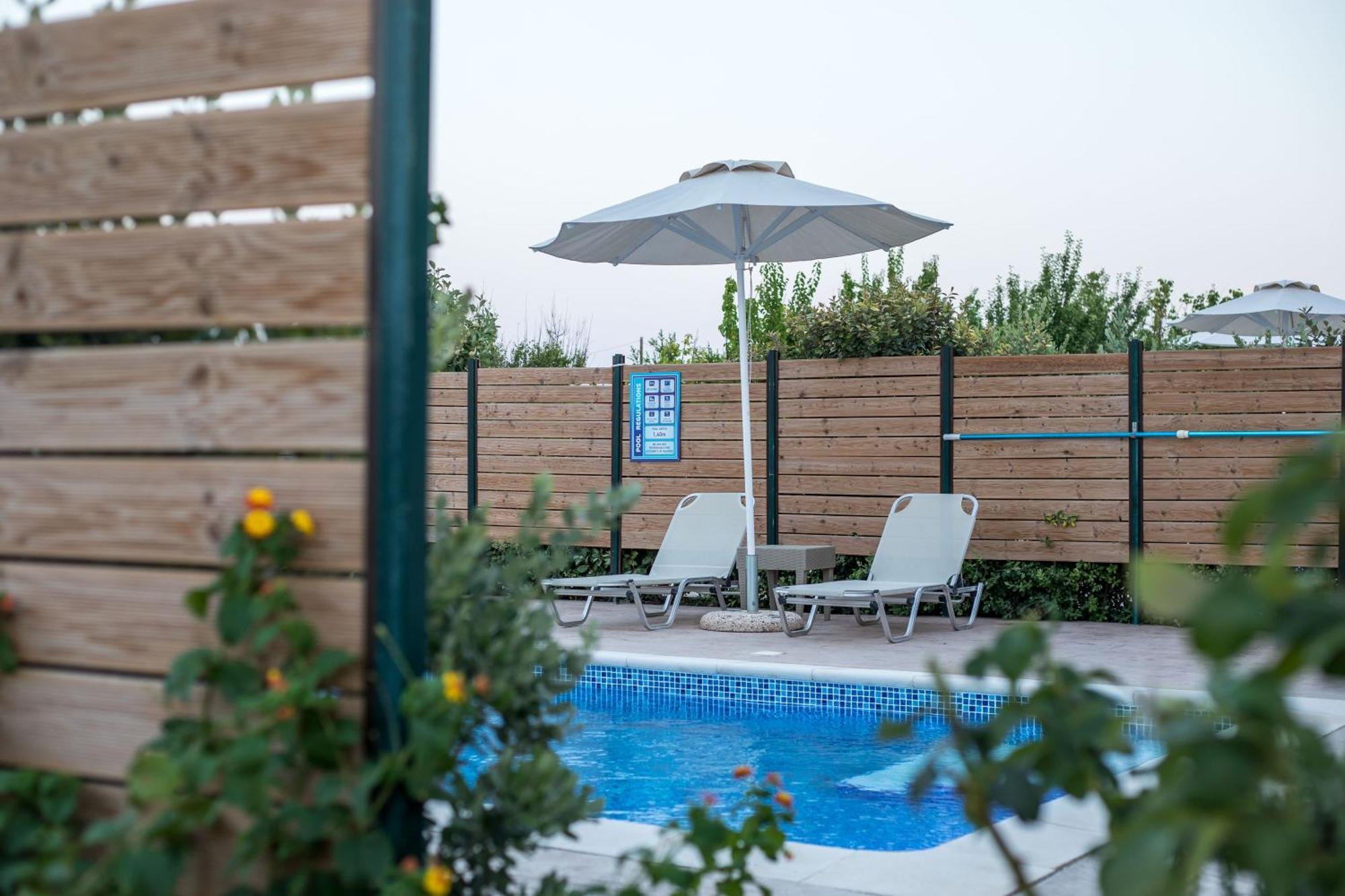 Rita Mare Seafront Villas Heated Pools Генади Екстериор снимка