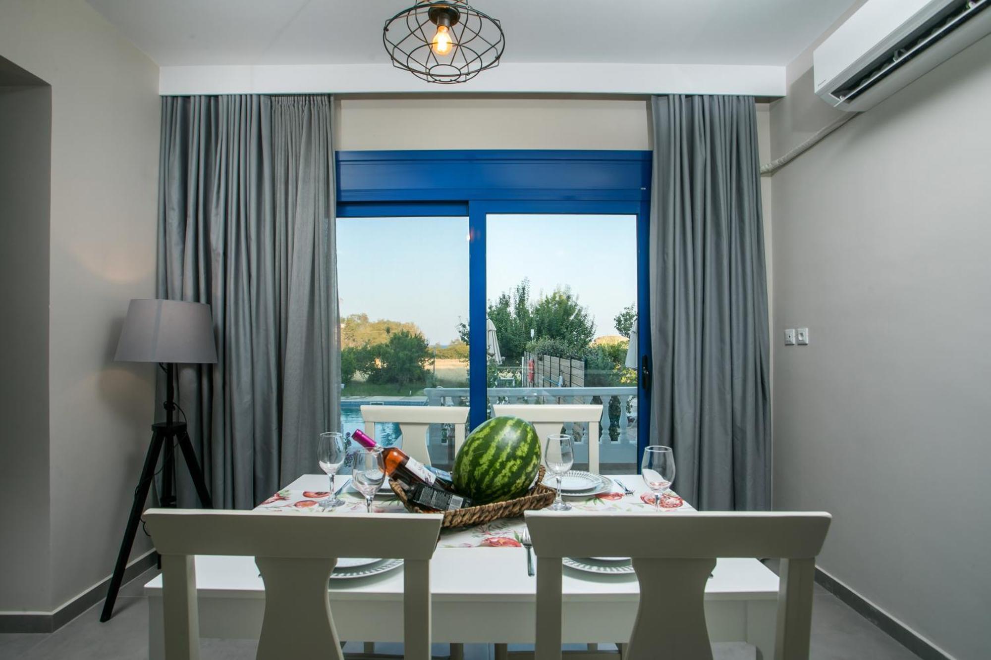 Rita Mare Seafront Villas Heated Pools Генади Екстериор снимка