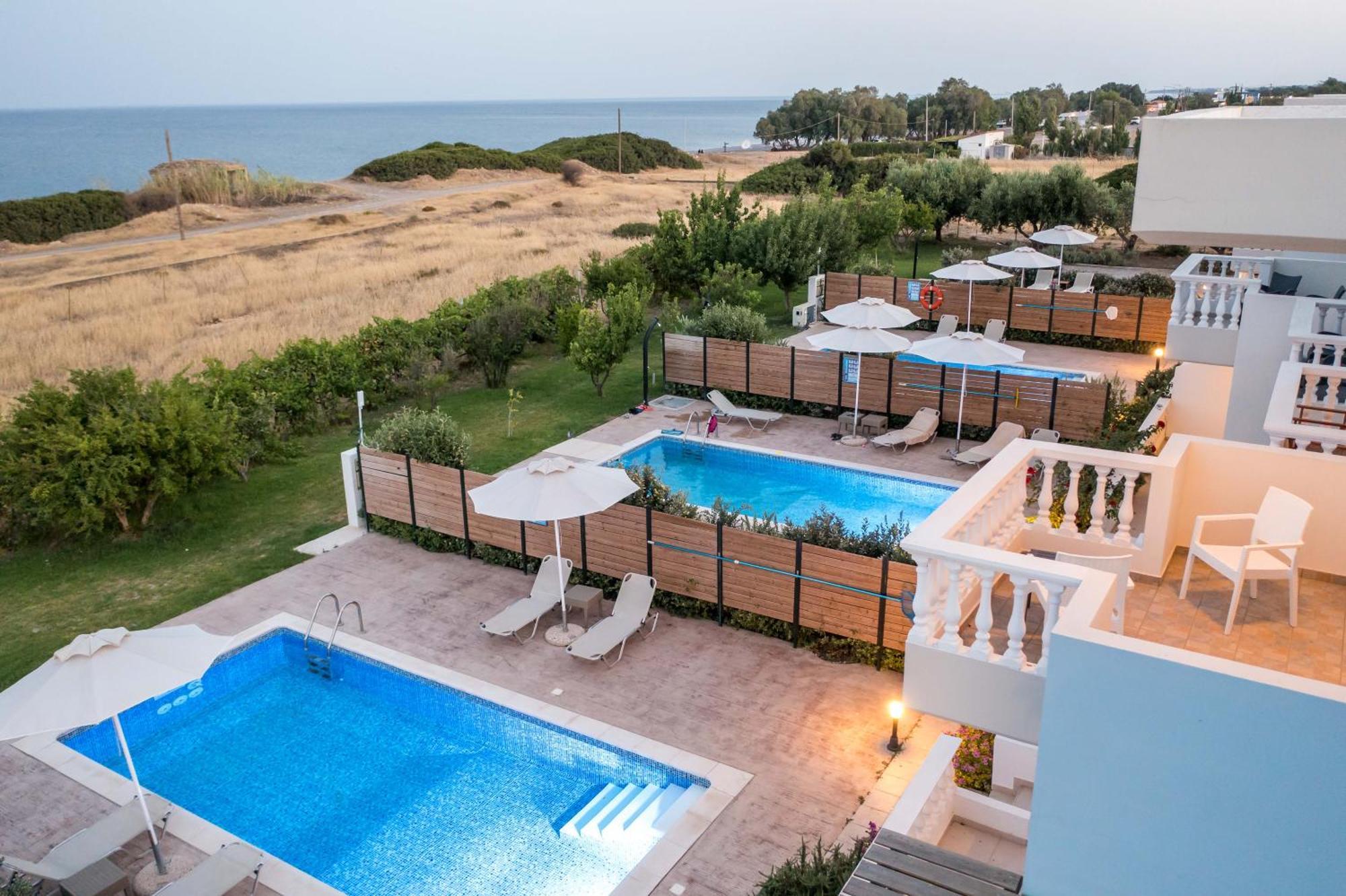 Rita Mare Seafront Villas Heated Pools Генади Екстериор снимка