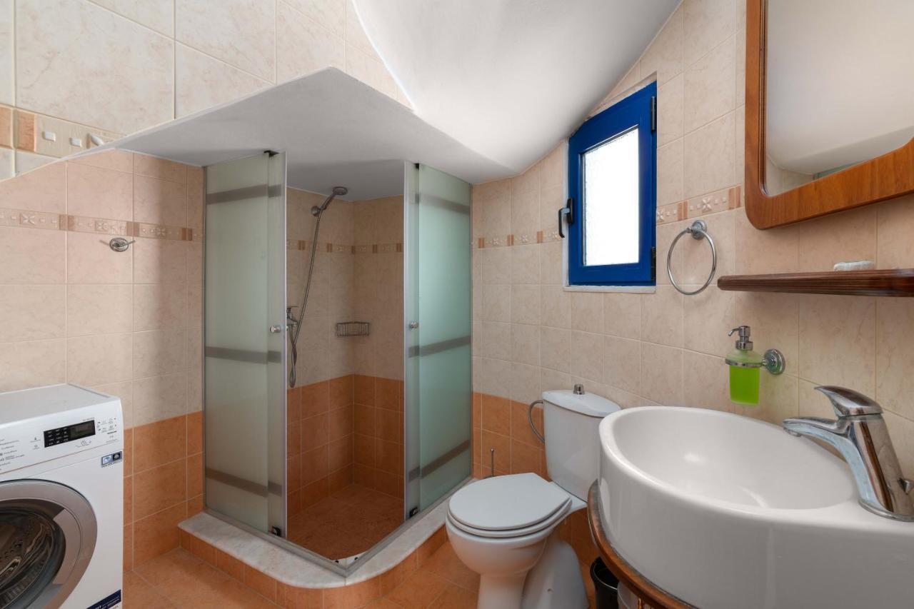 Rita Mare Seafront Villas Heated Pools Генади Екстериор снимка