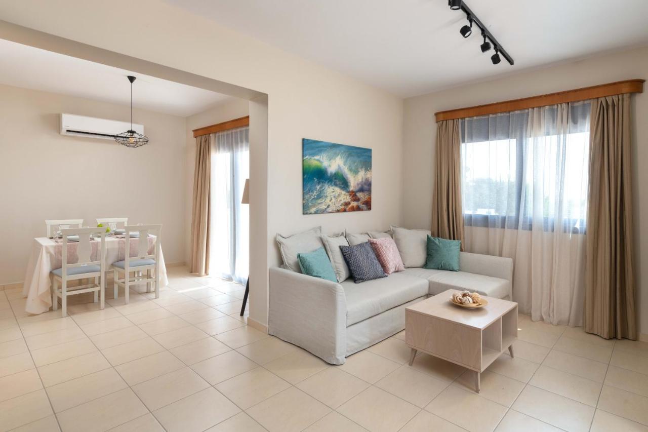 Rita Mare Seafront Villas Heated Pools Генади Екстериор снимка