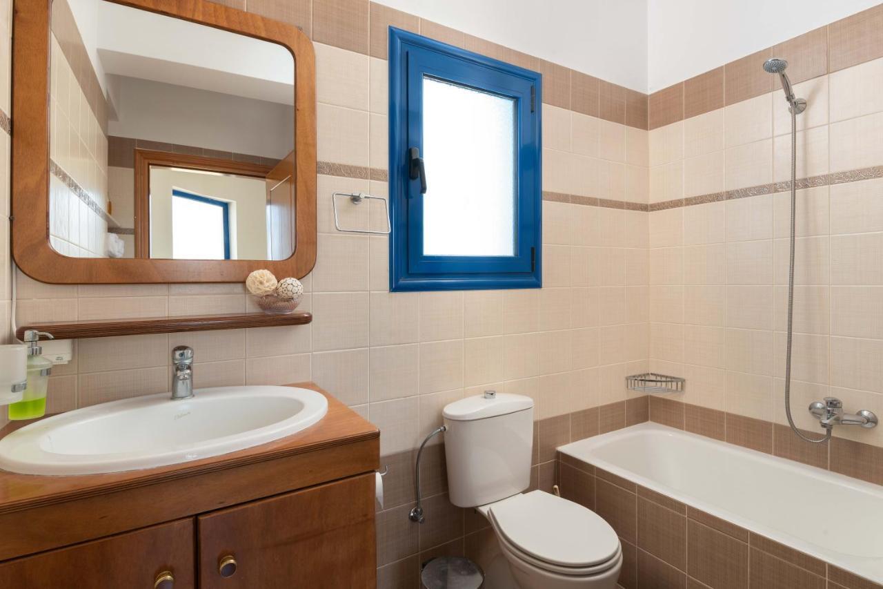 Rita Mare Seafront Villas Heated Pools Генади Екстериор снимка